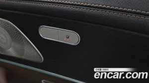 Mercedes-Benz GLE-Class GLE300d 4MATIC 2023 года из Южной Кореи