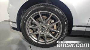 Land Rover Range Rover Velar 3.0 P400 Dynamic HSE 2025 года из Южной Кореи