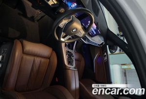 BMW X7 xDrive 40i Design Pure Excellence 7-Seater 2023 года из Южной Кореи