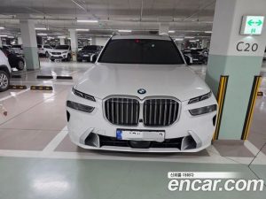 BMW X7 xDrive 40i Design Pure Excellence 7-Seater 2023 года из Южной Кореи
