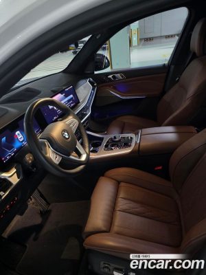 BMW X7 xDrive 40i Design Pure Excellence 7-Seater 2023 года из Южной Кореи