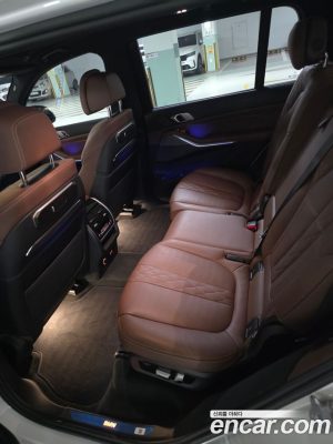 BMW X7 xDrive 40i Design Pure Excellence 7-Seater 2023 года из Южной Кореи