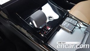 Land Rover Range Rover Sport P550E Dynamic HSE 2024 года из Южной Кореи