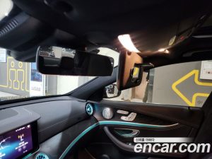 Mercedes-Benz E-Class E220d 4MATIC AMG Line 2023 года из Южной Кореи