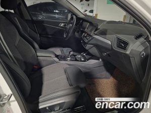 BMW 1-Series 120i Sport 2023 года из Южной Кореи