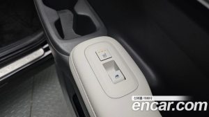 Hyundai Santafe Бензин 2.5T 2WD 2024 года из Южной Кореи