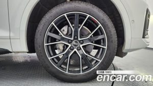 Audi Q5 45 TFSI 4WD Premium Sportback 2024 года из Южной Кореи