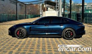 Porsche Panamera 4.0 GTS 2022 года из Южной Кореи