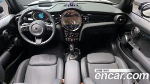 Mini Cooper Convertible CLASSIC 2024 года из Южной Кореи