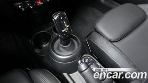 Mini Cooper Convertible CLASSIC 2024 года из Южной Кореи