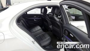 Mercedes-Benz E-Class E250 AMG Line 2023 года из Южной Кореи