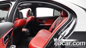 Mercedes-Benz C-Class C300 4MATIC AMG Line 2024 года из Южной Кореи