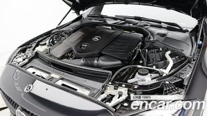 Mercedes-Benz C-Class C300 4MATIC AMG Line 2024 года из Южной Кореи
