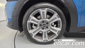 Mini Countryman ALL4 CLASSIC COMFORT PACK 2023 года из Южной Кореи