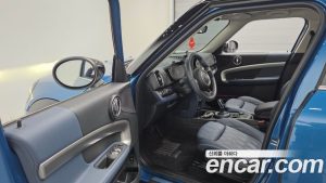 Mini Countryman ALL4 CLASSIC COMFORT PACK 2023 года из Южной Кореи
