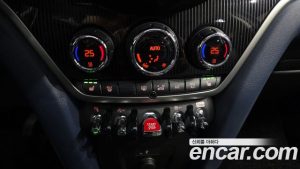 Mini Countryman ALL4 CLASSIC COMFORT PACK 2023 года из Южной Кореи