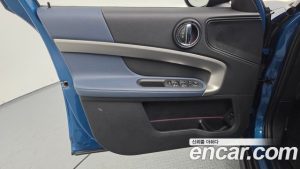 Mini Countryman ALL4 CLASSIC COMFORT PACK 2023 года из Южной Кореи