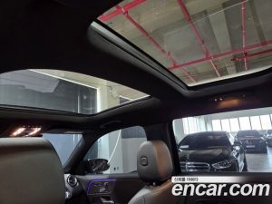 Mercedes-Benz GLB-Class GLB200 d 2023 года из Южной Кореи