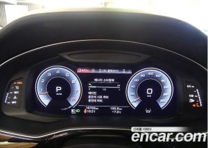 Audi Q8 55 TFSI 4WD Premium 2025 года из Южной Кореи