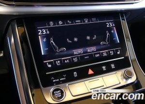 Audi Q8 55 TFSI 4WD Premium 2025 года из Южной Кореи