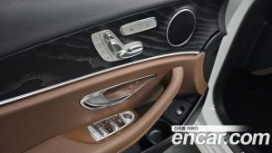 Mercedes-Benz E-Class E250 Avantgarde 2023 года из Южной Кореи