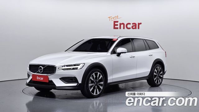 Volvo V60 B5 PRO AWD 2022 года из Кореи