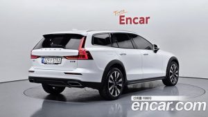 Volvo V60 B5 PRO AWD 2022 года из Южной Кореи