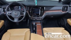 Volvo V60 B5 PRO AWD 2022 года из Южной Кореи