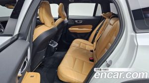 Volvo V60 B5 PRO AWD 2022 года из Южной Кореи