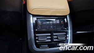 Volvo V60 B5 PRO AWD 2022 года из Южной Кореи