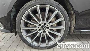 Mercedes-Benz E-Class E450 4MATIC Exclusive 2023 года из Южной Кореи