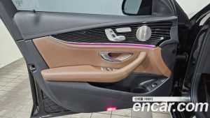 Mercedes-Benz E-Class E450 4MATIC Exclusive 2023 года из Южной Кореи