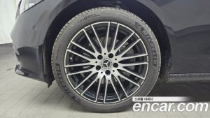 Mercedes-Benz C-Class C200 Avantgarde 2025 года из Южной Кореи