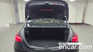 Mercedes-Benz C-Class C200 Avantgarde 2025 года из Южной Кореи