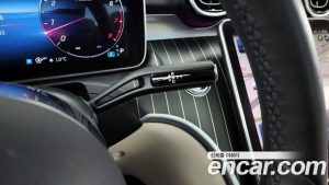 Mercedes-Benz C-Class C300 4MATIC Avantgarde 2024 года из Южной Кореи