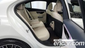 Mercedes-Benz C-Class C300 4MATIC Avantgarde 2024 года из Южной Кореи