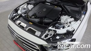 Mercedes-Benz E-Class E300 4MATIC Exclusive 2025 года из Южной Кореи