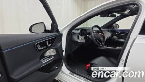 Mercedes-Benz E-Class E300 4MATIC Exclusive 2025 года из Южной Кореи