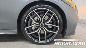 Mercedes-Benz C-Class C300 4MATIC AMG Line 2023 года из Южной Кореи