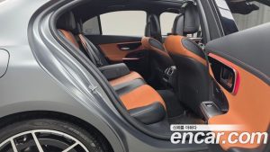 Mercedes-Benz C-Class C300 4MATIC AMG Line 2023 года из Южной Кореи