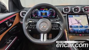 Mercedes-Benz C-Class C300 4MATIC AMG Line 2023 года из Южной Кореи
