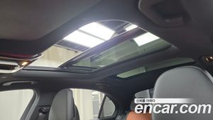 Mercedes-Benz C-Class C300 4MATIC AMG Line 2023 года из Южной Кореи