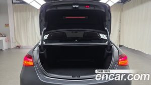 Mercedes-Benz C-Class C300 4MATIC AMG Line 2023 года из Южной Кореи