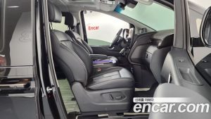 Hyundai Staria 4WD Lounge 7-Seater 2025 года из Южной Кореи