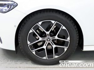 Mercedes-Benz E-Class E200 Avantgarde 2024 года из Южной Кореи