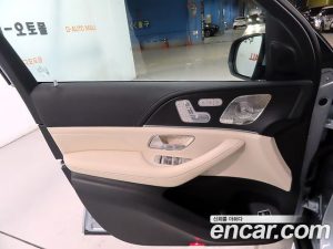 Mercedes-Benz GLE-Class GLE300d 4MATIC 2025 года из Южной Кореи