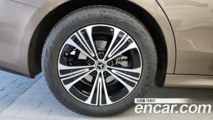 Mercedes-Benz E-Class E200 Avantgarde 2025 года из Южной Кореи
