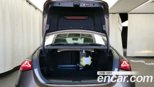 Mercedes-Benz E-Class E200 Avantgarde 2025 года из Южной Кореи