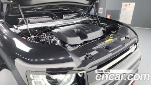 Land Rover Defender 110 P400 X 2024 года из Южной Кореи