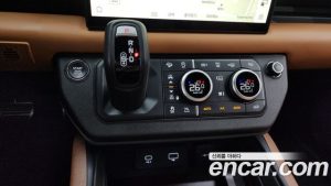 Land Rover Defender 110 P400 X 2024 года из Южной Кореи